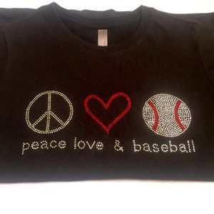 Women’s Size M Peace Love and Baseball Tshirt